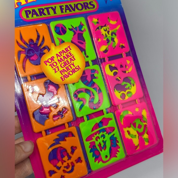 (1) Vintage Lisa Frank 27 Party Favors Ghoulish Stencils - Picture 2 of 4